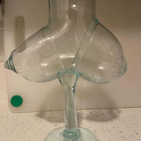 John Barber Rare Blown Glass Woman’s Breast Goblet Wine Glass signed - Picture 4 of 4